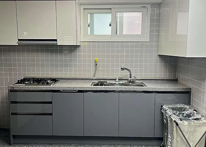 ホテル Modern Clean House In Gangnam 302